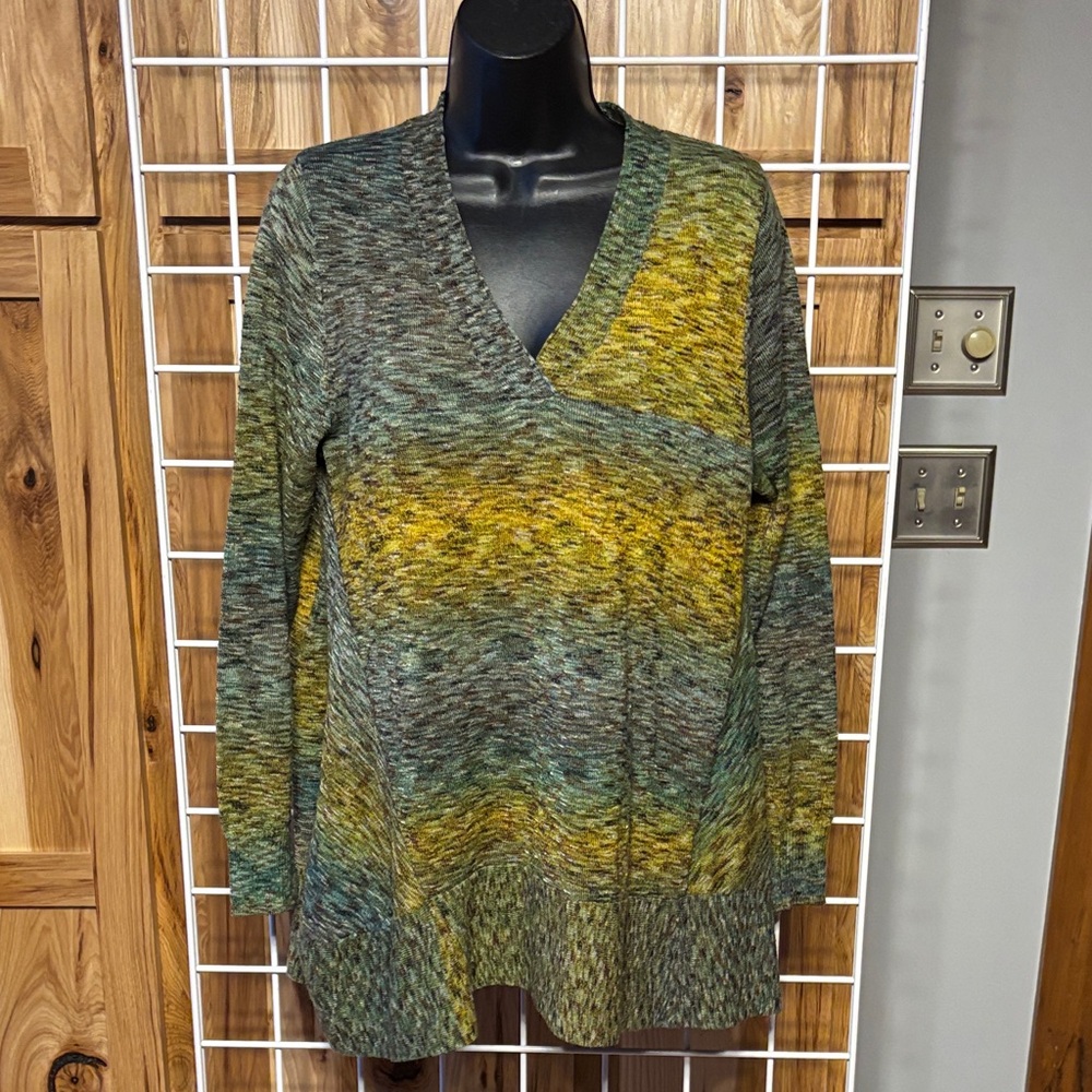 LOGO by Lori Goldstein Green and Yellow V-Neck Sweater